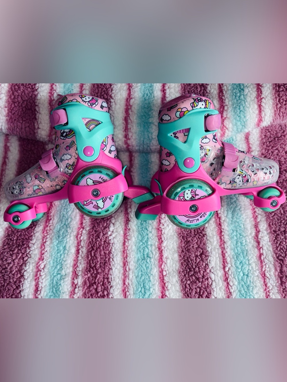 🎀 Hello Kitty 🎀 Pink & Teal Kids Adjustable Roller Skates - Picture 4 of 14